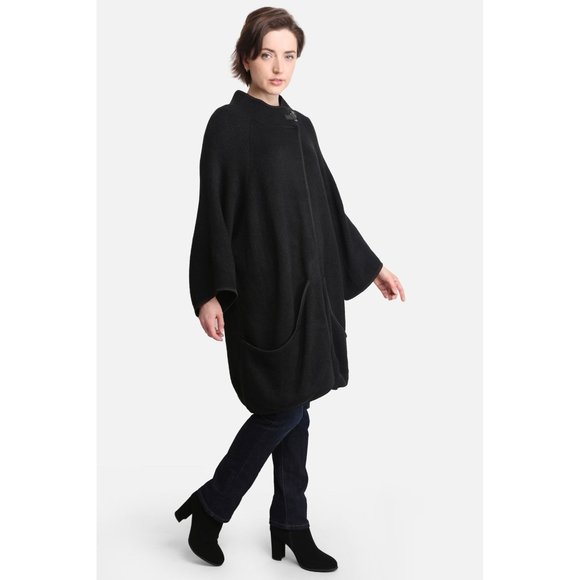 WOMENS BLACK PONCHO CLOAK W/POCKETS / SNAP NECK CLOSURE  - OS - Picture 9 of 11